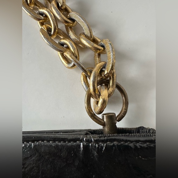 Elegant Black Women's Bag with Gold Chain - Picture 10 of 11